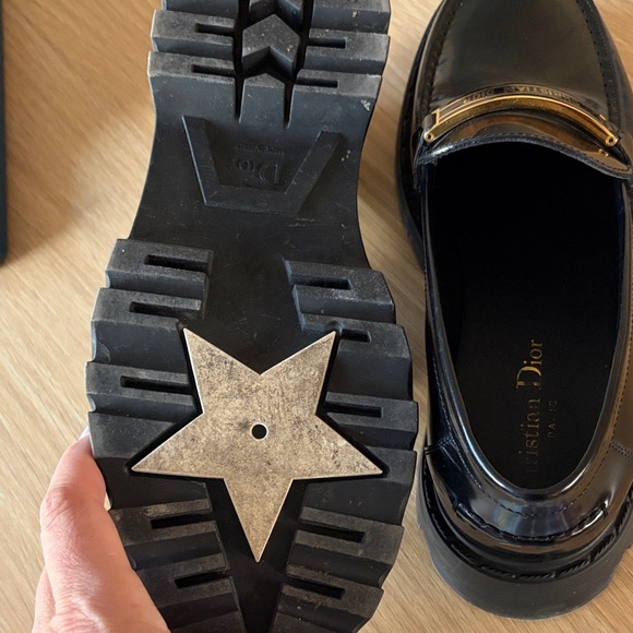 Dior Black Leather Slip-On Loafers with Gold Plaque
I do not keep boxes no box - Picture 4 of 6